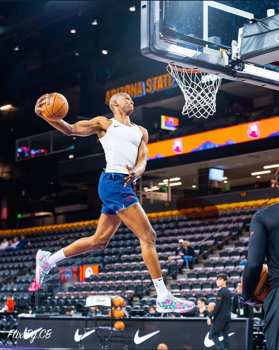 ewc网址 -冲刺阶段那不勒斯单刀错失——NBA季后赛节点到来，媒体盛赞，更衣室氛围转暖 