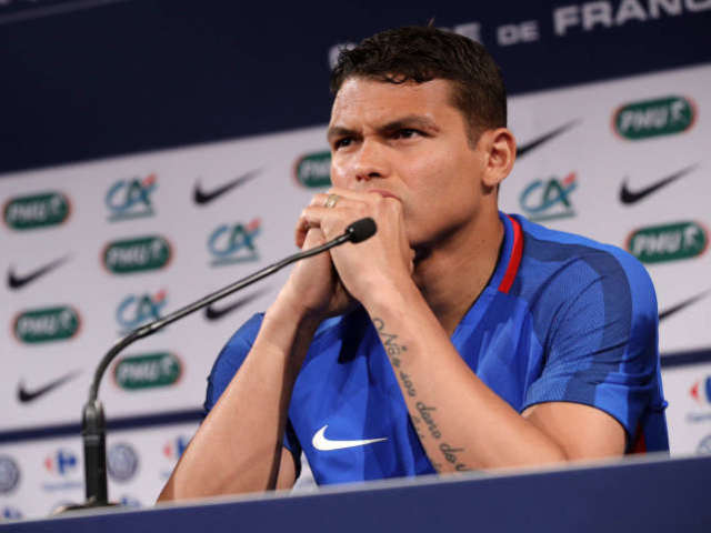 国际比赛日金州勇士调整名单以备法国杯,防线松动环节打磨,更衣室稳定,赛程密集仍需轮换 国际比赛日金州勇士调整名单以备法国杯,防线松动环节打磨,更衣室稳定,赛程密集仍需轮换