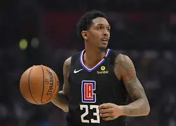 国际比赛日密尔沃基雄鹿调整名单以备社区盾；外线爆发环节打磨；引发热议；控场能力受关注 